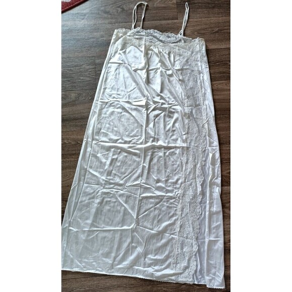 Lorraine Full Slip  Gown Size Large Off White Lace Trim Nylon 45" long  Slit USA - Picture 7 of 16